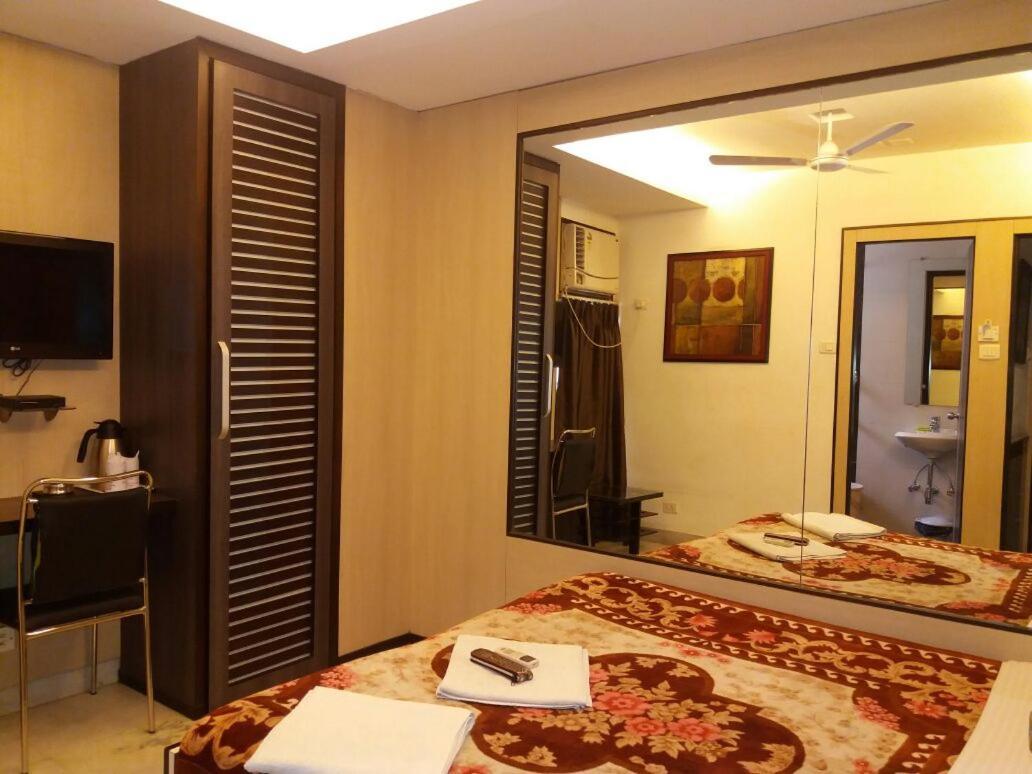 Hotel Esteem Колката Екстер'єр фото