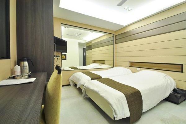 Hotel Esteem Колката Екстер'єр фото