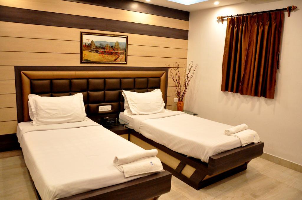 Hotel Esteem Колката Екстер'єр фото