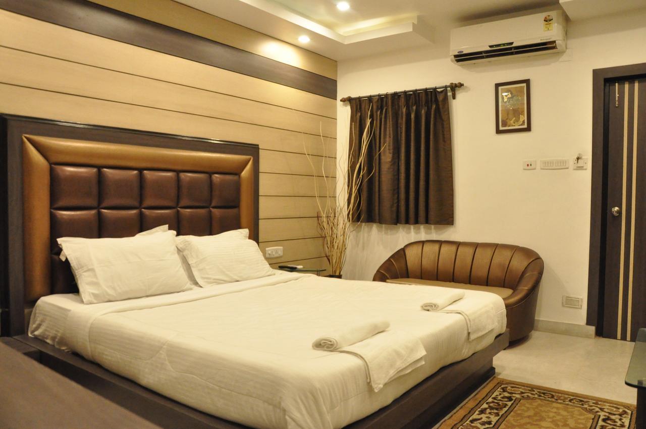 Hotel Esteem Колката Екстер'єр фото