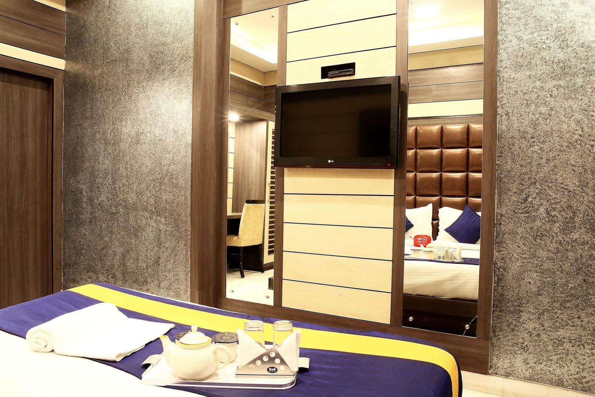 Hotel Esteem Колката Екстер'єр фото