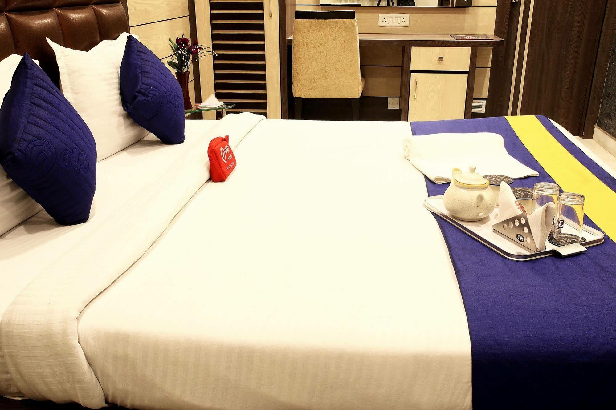 Hotel Esteem Колката Екстер'єр фото